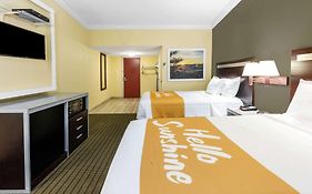 Days Inn By Wyndham / Spring Valley  2*